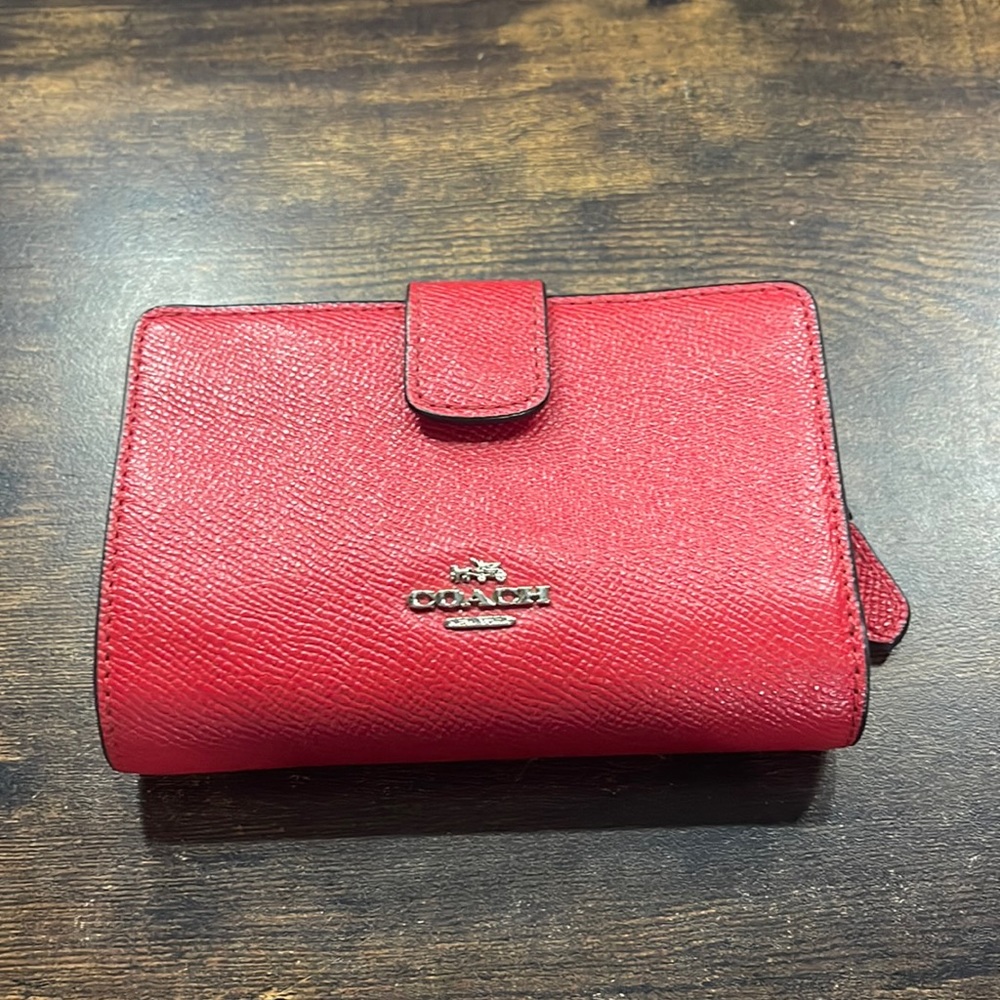 Bold red Coach wallet- Excellent condition!!